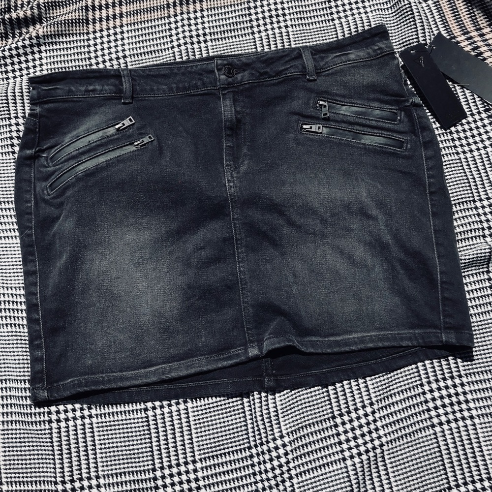 Guess Biker mini Skirt - Picture 3 of 8